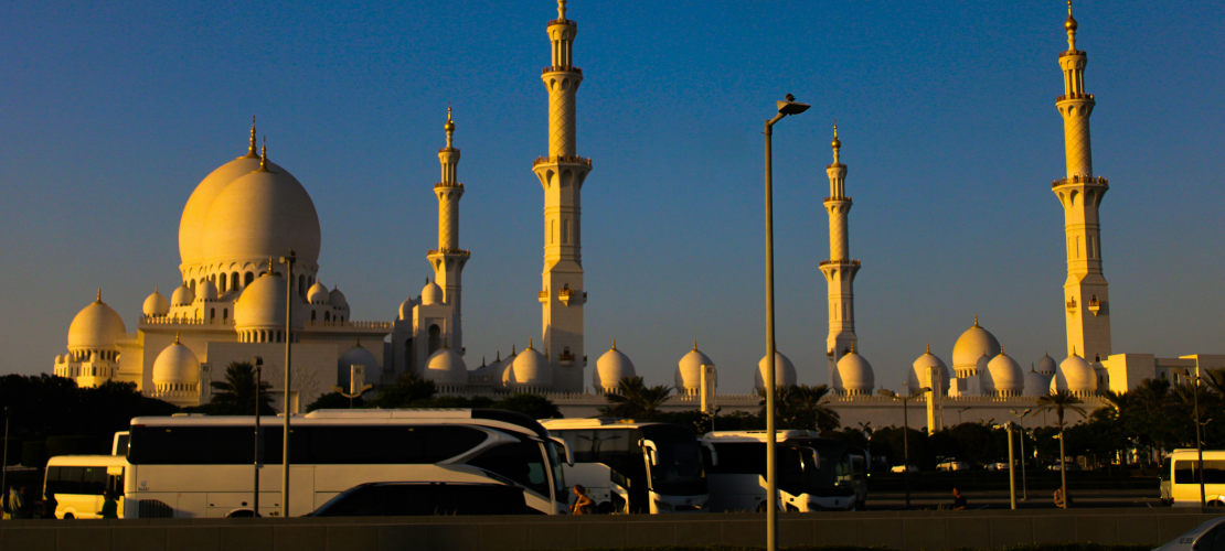 Как добраться из Дубая в Абу-Даби: полный гид для самостоятельных путешественников