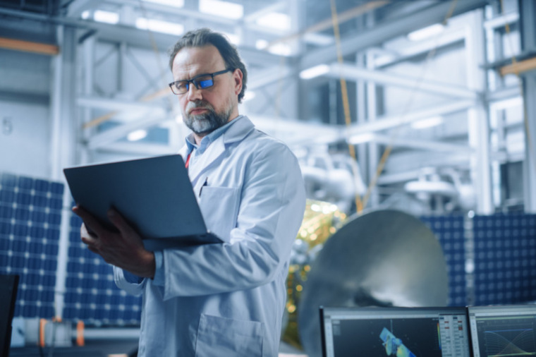 Получение гражданства за выдающиеся заслуги перед государством