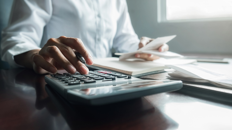 Reasons to Open a Bank Account in the UAE Reasons to Open a Bank Account in the UAE