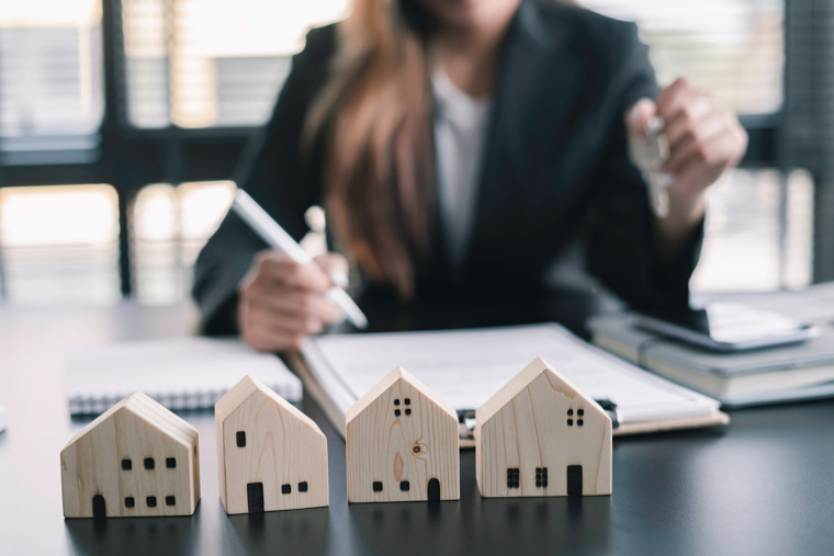 Real Estate in Umm Suqeim